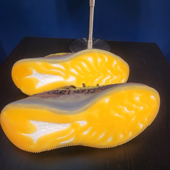 Yeezy Boost 380 FZ4982 NWT. - Picture 6 of 11